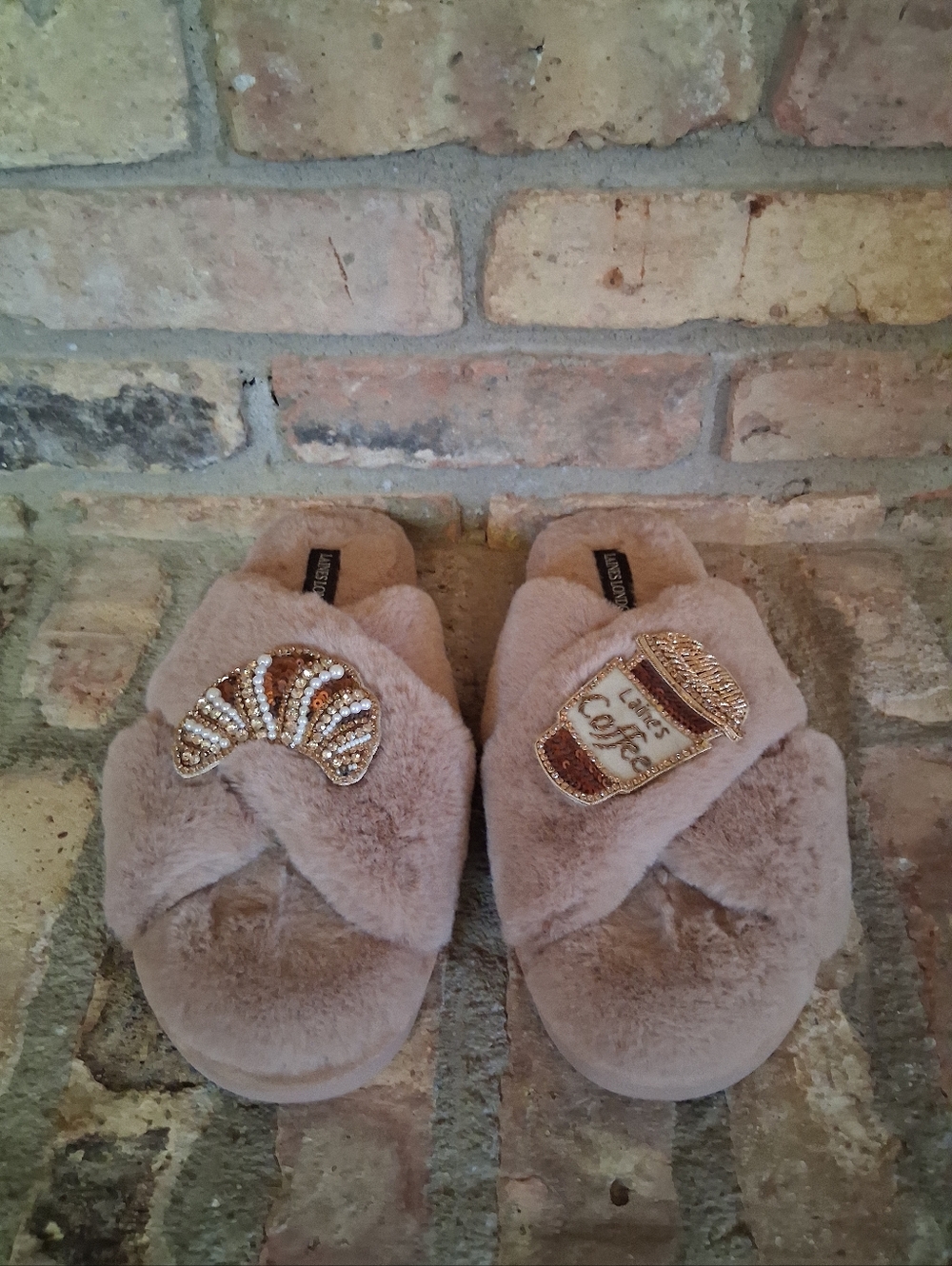LAINES AND LONDON COFFEE AND CROISSANT SLIPPERS SIZE L